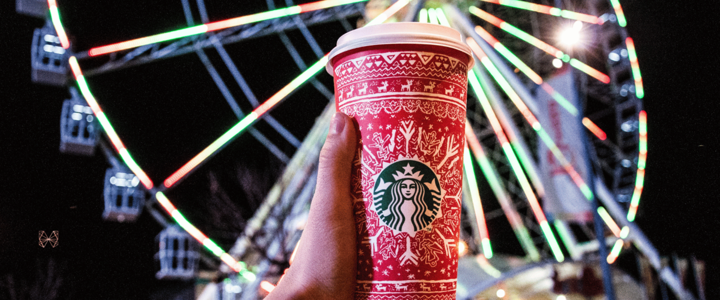 Starbucks znova tožen zaradi domnevne kraje koncepta za šminko z okusom kave