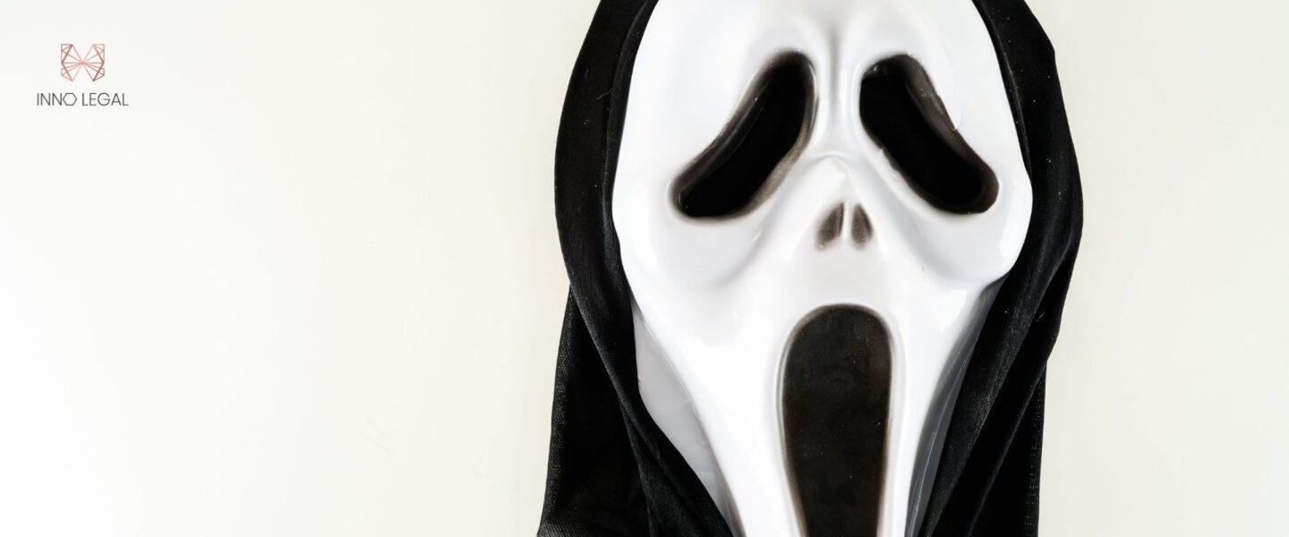 Kdo je lastnik strahu? Paramount v sodni bitki za pravice do ikonične maske iz filma “Krik”