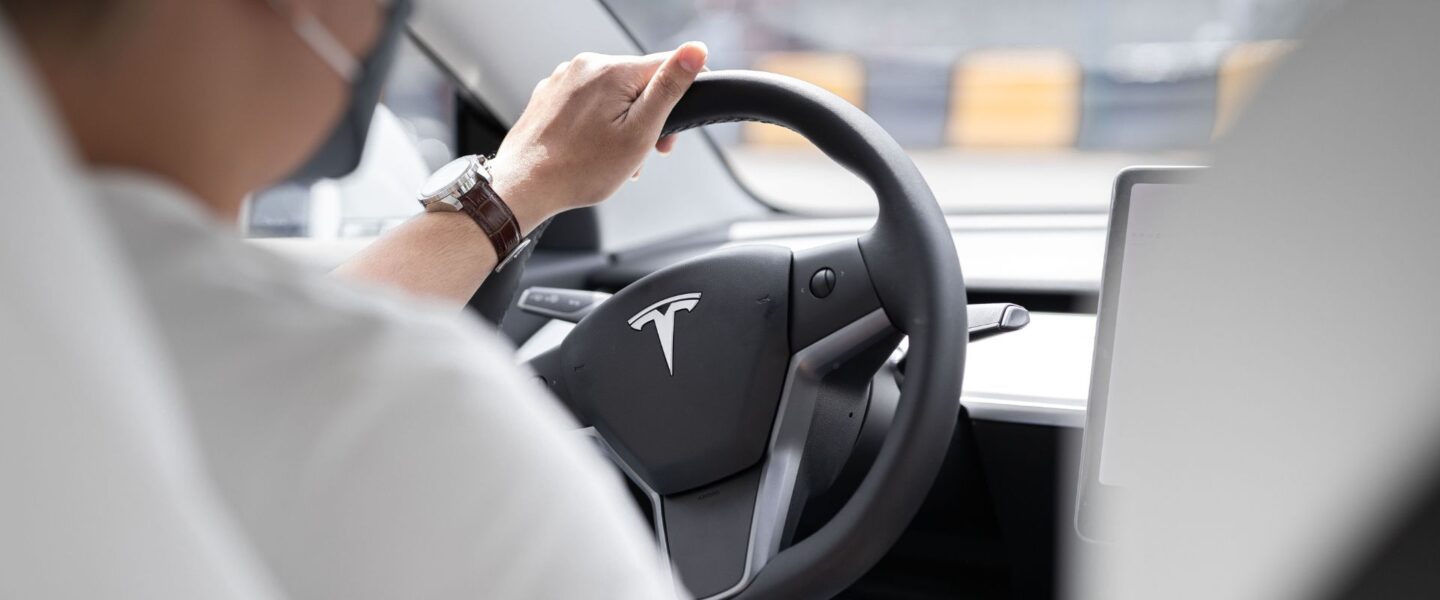 Tesla pod drobnogledom zaradi domnevne kršitve patentov v robotiki